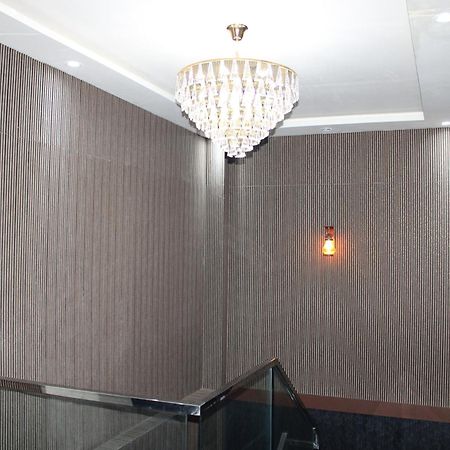 Hotel Gold Stone Kánpur Kültér fotó