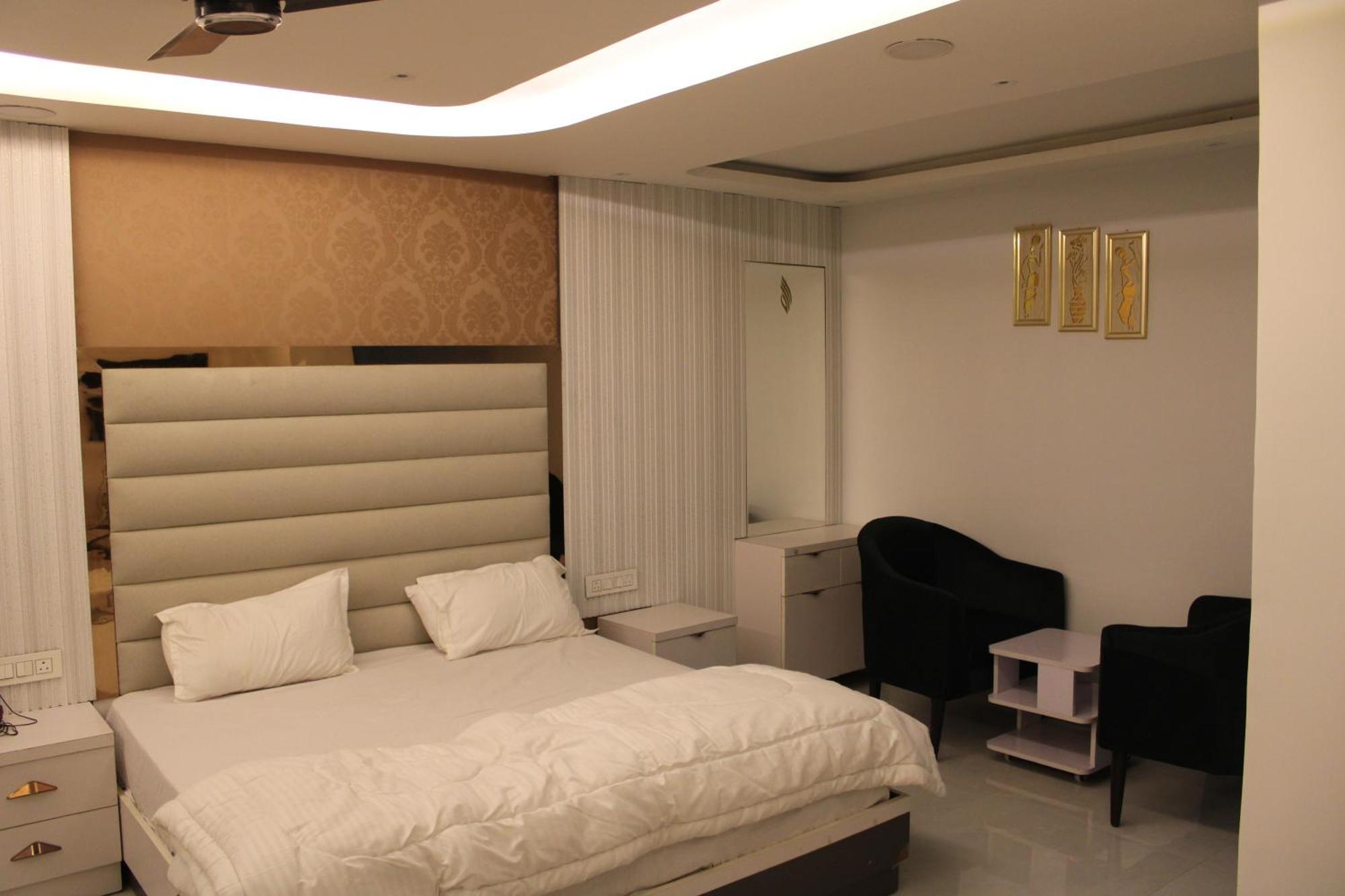 Hotel Gold Stone Kánpur Kültér fotó
